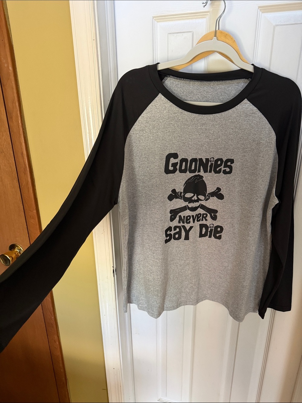 Goonies Never Say Die Gray & Black Raglan Kids Top